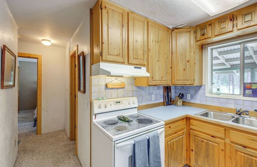 Sula Cabina | Close to Hiking & Skiing: Serene Sula Cabin