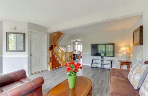 Rossville Casa | Close to Hospital and White Marsh! Rosedale Townhome