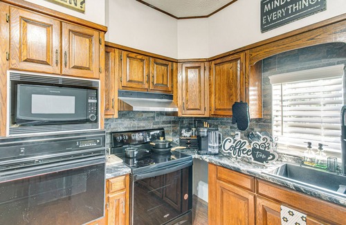 Waycross Casa | Close to Hospital & Dtwn! Quiet Waycross Home