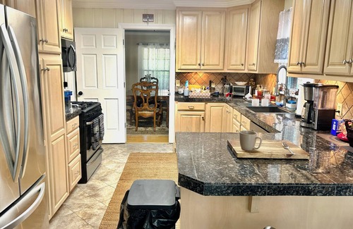 Springlake Casa | CLOSE TO HOSPITALS & NORTON ART GALLERY- VERY NICE 2 BDRM/2 BATH HOME W/BIG YARD