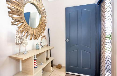 Hawks Nest Casa | Close to Jimmys Beach