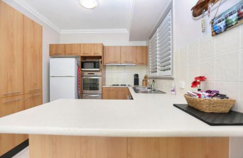 Hawks Nest Casa | Close to Jimmys Beach