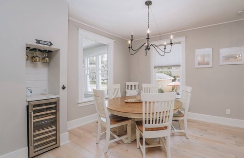 South Haven Casa | Hot tub | Top rated home | 1/2 mile to SoHa