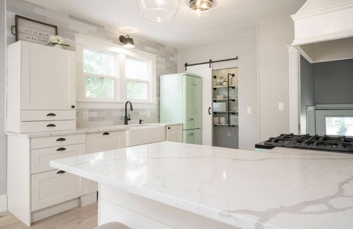 South Haven Casa | Hot tub | Top rated home | 1/2 mile to SoHa