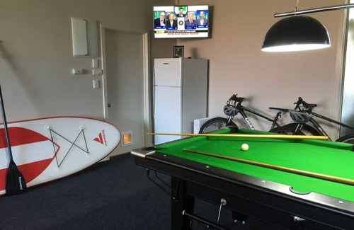 Wharewaka Casa | Cerca del lago; Spa Pool, Sala de juegos
