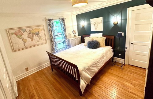 Wilmette Casa | Close to Northwestern U + Chicago + Beach + Restaurants + Train
