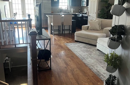 Elkhart Casa | CLOSE TO NOTRE DAME! Charming House, Quiet Neighborhood, under 30 mins from ND