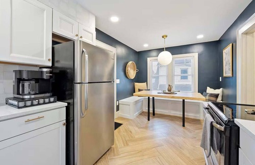 Clintonville Apartamento | Close to OSU Rooftop Patio Grill & Outdoor TV