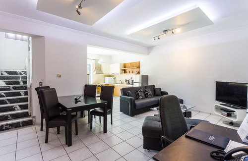Houdetsi Villa | Cerca de la playa de arena y servicios