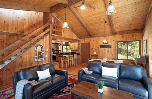 Otis Casa | Private Mountain Retreat on 5 acres