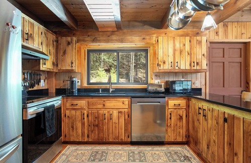 Otis Casa | Private Mountain Retreat on 5 acres