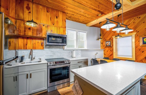 Maplecrest Cabaña | Cerca de esquiar en Windham y Hunter, tirolesa, senderismo, lagos, más de 20 restaurantes