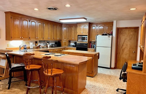 Huddleston Casa | Close to SML's favorite spots! Family friendly home with gorgeous views!
