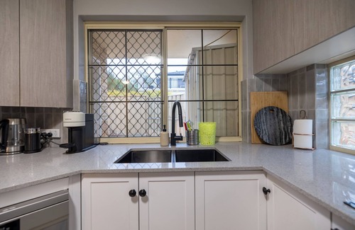 South Perth Casa | Close to South Perth Foreshore, Casino & Optus Stadium - Perfect Perth Getaway!