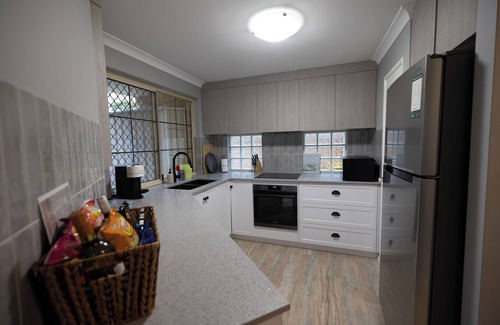 South Perth Casa | Close to South Perth Foreshore, Casino & Optus Stadium - Perfect Perth Getaway!