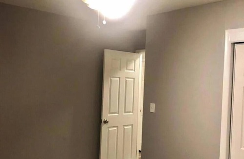 Kansas City Casa | Close to Stadium, 3-bedroom house with WiFi, AC in delightful Kansas City