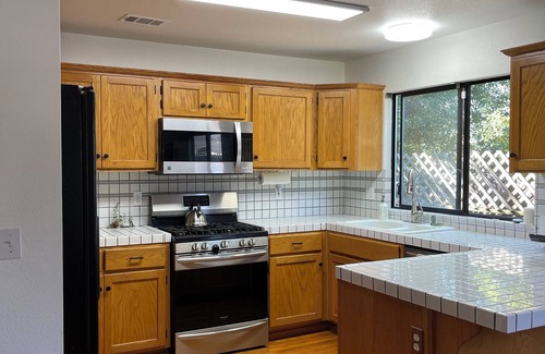 McKinleyville Casa | Close to the beach, redwood forest and restaurants yet private.
