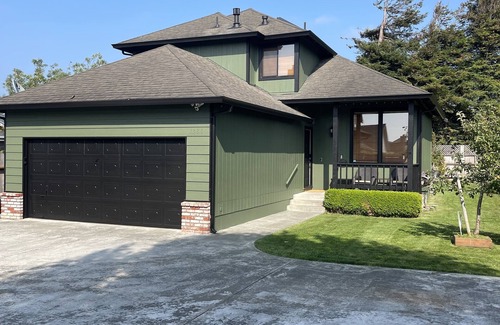 McKinleyville Casa | Close to the beach, redwood forest and restaurants yet private.