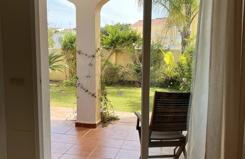 Urbanización Puerto de Estepona Casa | Close to the beach, central, private garden and fantastic views