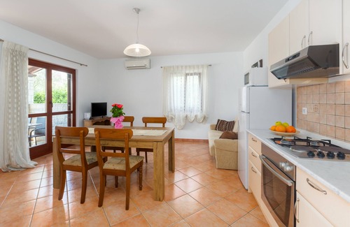 Cervar Apartamento | Close to the beach, with pool, air conditioned, quiet location