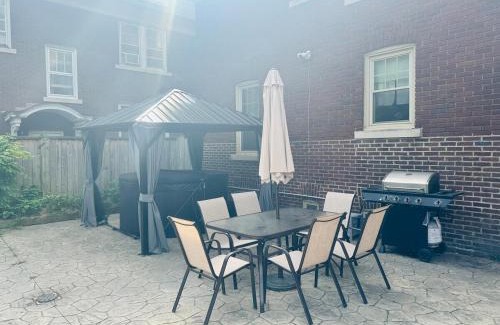 Niagara Falls Casa | Close to the Falls Hot Tub Easy Checkout Parking
