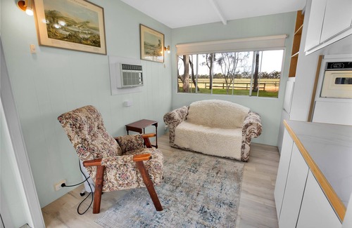 Eagle Point Cabaña | Close to the Paynesville lakeside village and eateries.