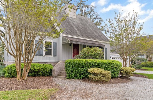 King City Casa | Close to the Village with an easy walk to restaurants, shops and Pier