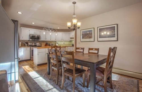 Warrior's Mark West Casa | Near Bus Stop, 4 bd, Pet Friendly, Hot Tub
