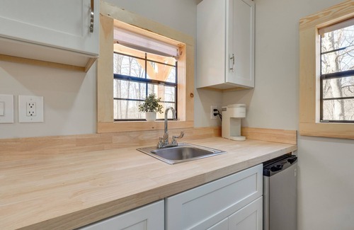 Westbrookville Apartamento | Close to Trails: Studio w/Water Views