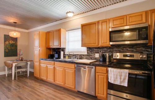 Greenwood Apartamento | Close to Uptown and Hospital Greenwood Studio