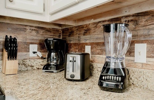 Eau Claire Casa | Close to USC & Midtown-Downtown - Newly Renovated!
