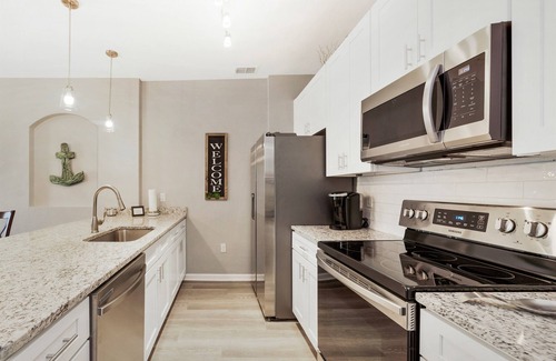 Crestwynd Bay Condominio | Close2Mickey! Resort amenities with the comforts of home!