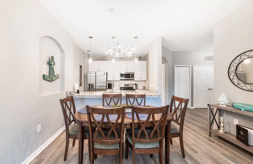 Crestwynd Bay Condominio | Close2Mickey! Resort amenities with the comforts of home!