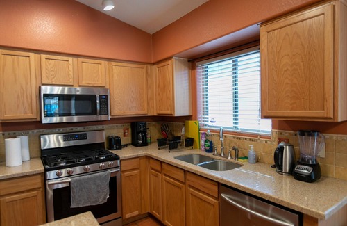 Tucson Casa | Closed by I-10, airport, Air and Space museum, downtown and UoA