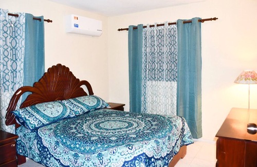 Honduras Casa | Closed to all attractions