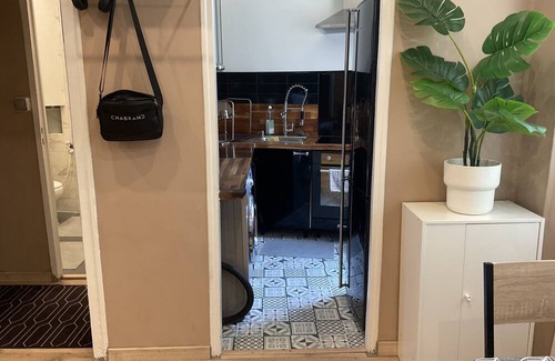 Saint-Charles Apartamento | Closer than that, It's in the station