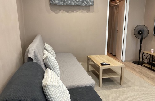 Saint-Charles Apartamento | Closer than that, It's in the station
