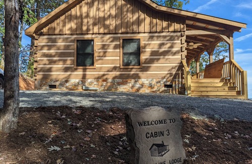 Traphill Cabina | Closest Vacation Rental to NC's Stone Mountain State Park