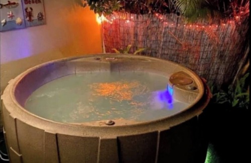 Poinsettia Heights Casa | Clothing, optional pool in hot tub for collaborations, filming and parties