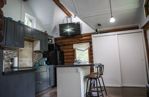 Creston Cabina | Cloud #9 Cabin — Cozy cabin w/hot tub!