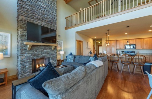 Wolf Laurel Casa | Cloud Dancer Spacious retreat with amazing views & hot tub