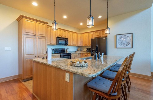 Wolf Laurel Casa | Cloud Dancer Spacious retreat with amazing views & hot tub