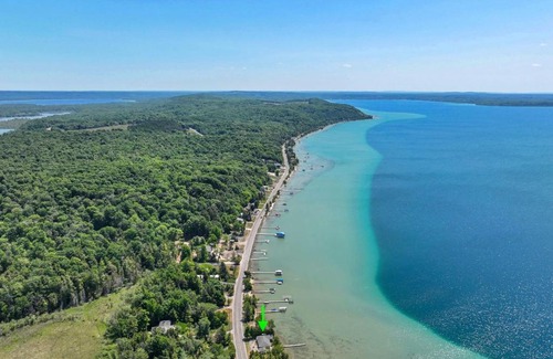 Lake Township Casa | Cloud Nine on Crystal Lake