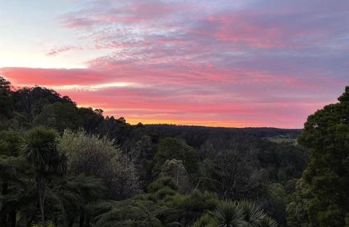 Menzies Creek Cama Y Desayuno | Cloud View Garden