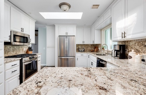 Twentynine Palms Casa | Cloud29 with huge POOL w/ SPA + FirePit + BBQ. Outdoor Dining + Pet Friendly!