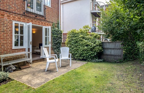 Woking Apartamento | Apartamento-Negocios-Baño Privado-Vista al Jardín