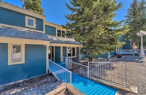 Cloudcroft Casa | Cloudcroft Townhome with Deck - 1 Mi to Burro Ave!