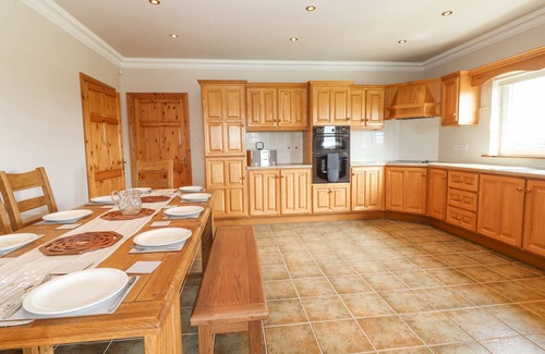Kilrush Cabaña | CLOUGHOGE HOUSE, character holiday cottage in Kilrush, County Clare