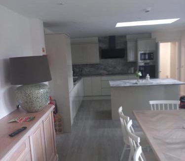 Kirriemuir Casa | Clova Cottage 7BR Retreat
