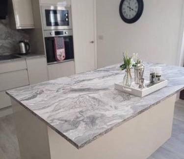 Kirriemuir Casa | Clova Cottage 7BR Retreat